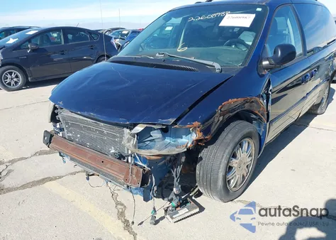 2005 Chrysler Town & Country Limited из США, поврежденный, VIN 2C4GP64L95R284629